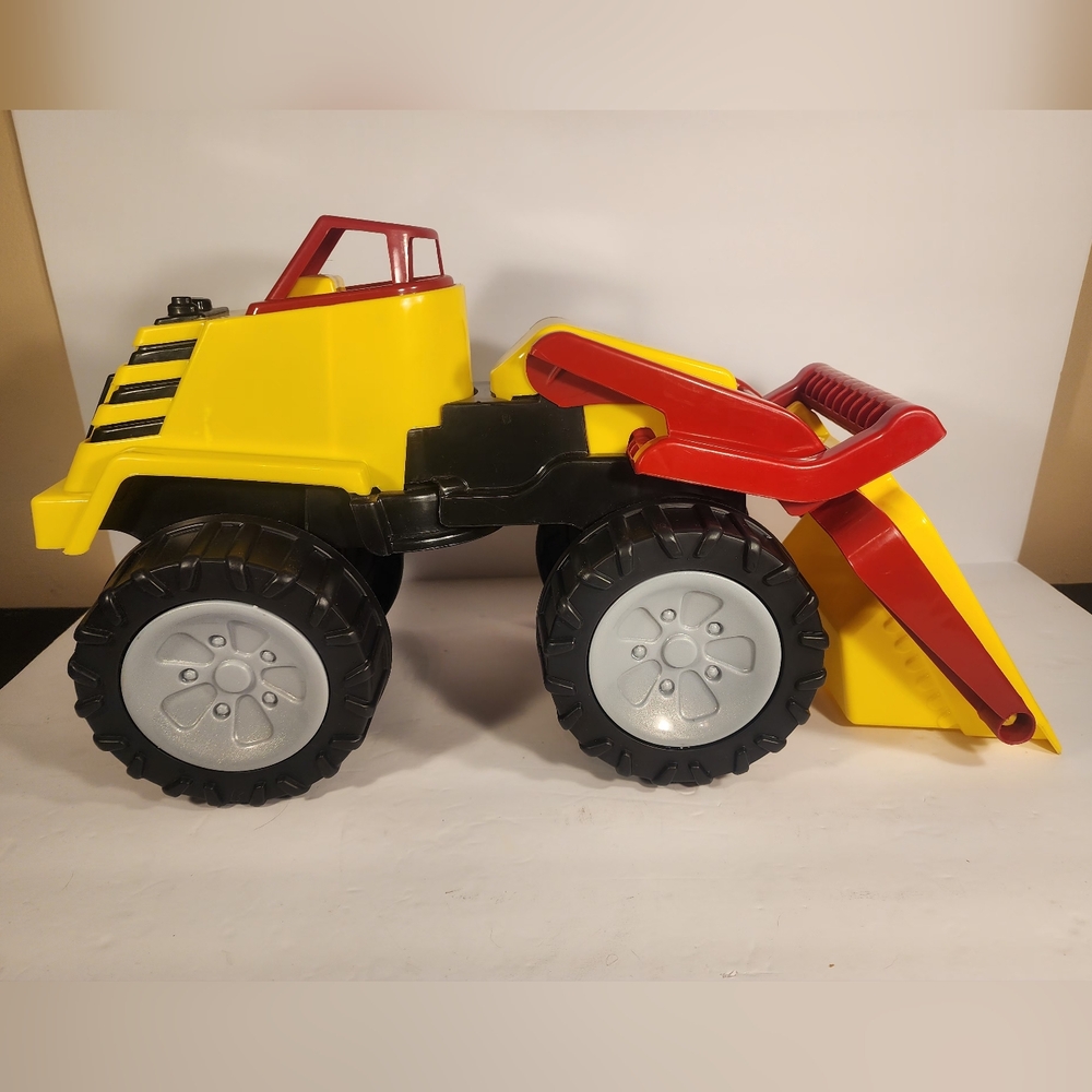 American Plastic Toys Gigantic Loader Construction Vehicle, 22 Long By 11 H